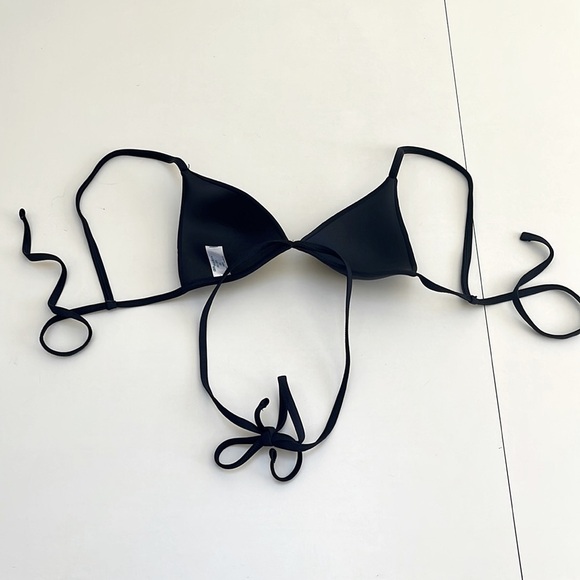 ❤️ 🆕 ASOS SWIN Jet Black Bikini Top Size 4 - Picture 3 of 4